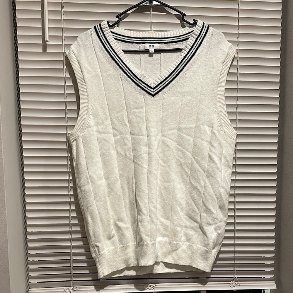 White Sleeveless V-Neck Sweater Vest